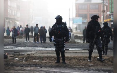 Ministro boliviano denuncia que caravana de desbloqueo fue emboscada y suspende operativo