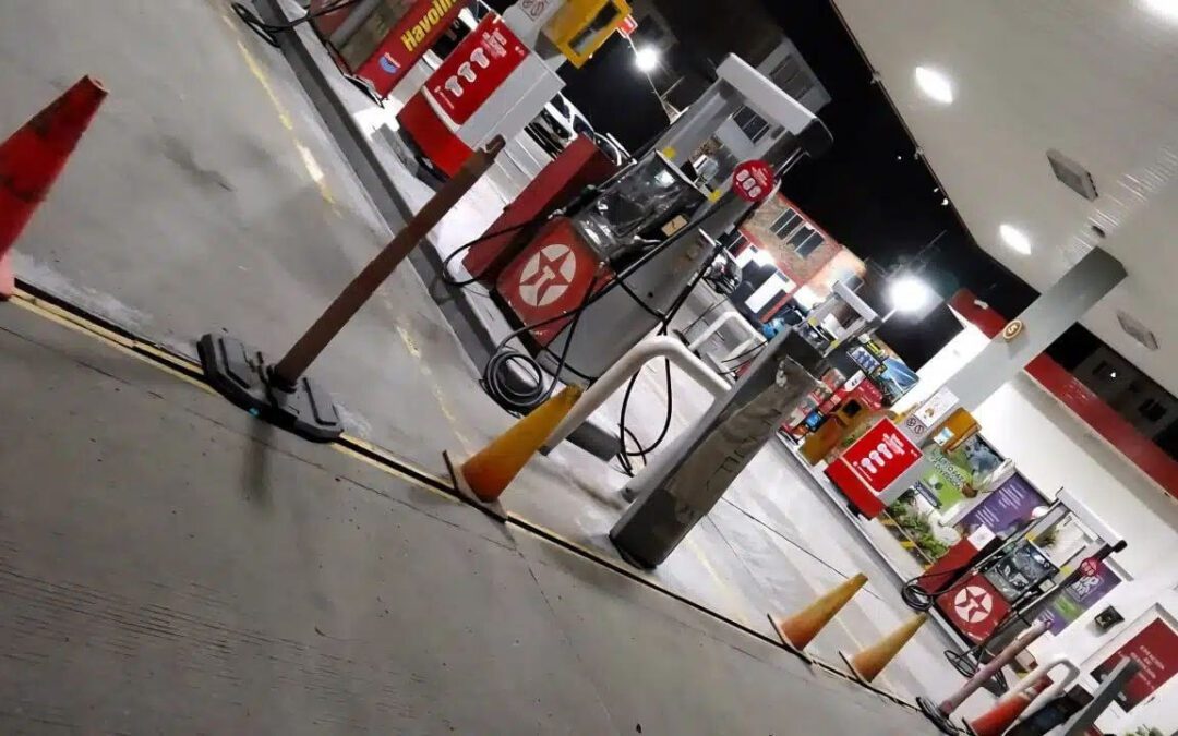 Desde ayer el precio de la gasolina en el país es 400 pesos más costoso #Tolditos7Días