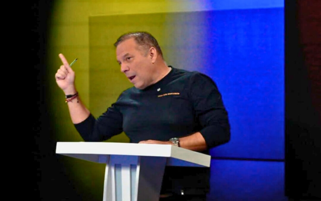 Santiago Botero propone ocho ejes para transformar Colombia
