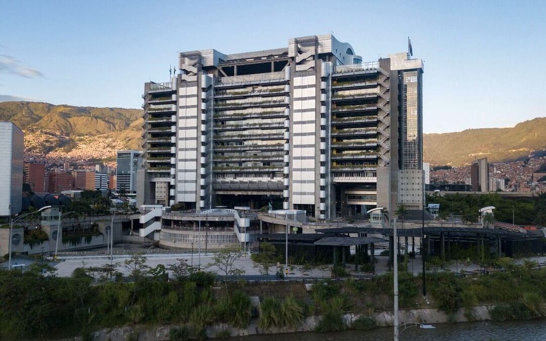 SuperServicios inspecciona a EPM y revisa su operación en servicios públicos