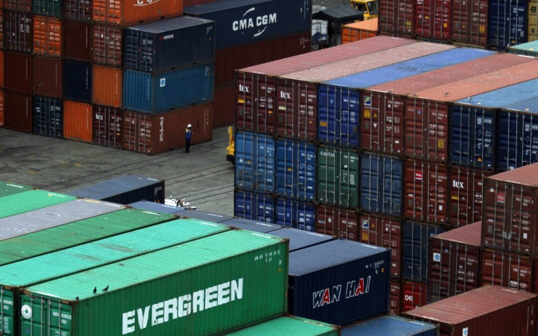 Importaciones crecieron 11,1 % en marzo impulsadas por compras de maquinaria y equipos