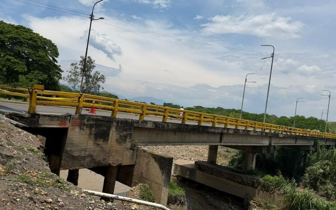 Ordenan el cierre total del puente Internacional Francisco de Paula Santander por fallas estructurales