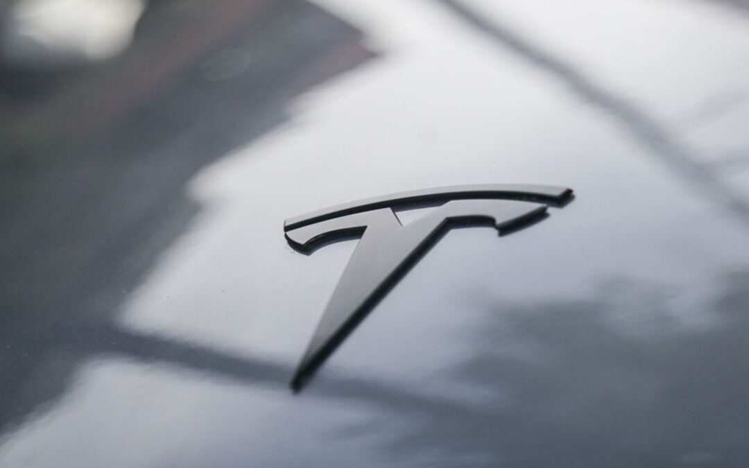 SIC dicta órdenes a Tesla Colombia por retrasos en entregas y garantías de vehículos