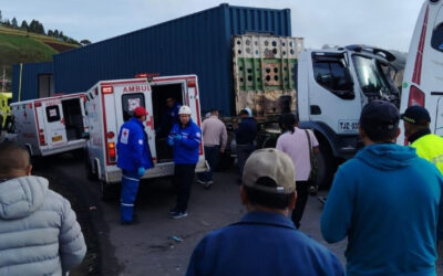 Catorce personas resultaron heridas en accidente entre tractomula y buseta en la vía Soracá-Boyacá