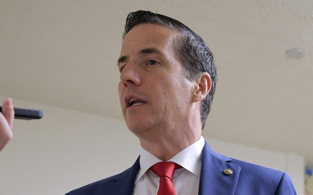 Senador republicano Bernie Moreno será otra vez veedor de la segunda vuelta en Colombia