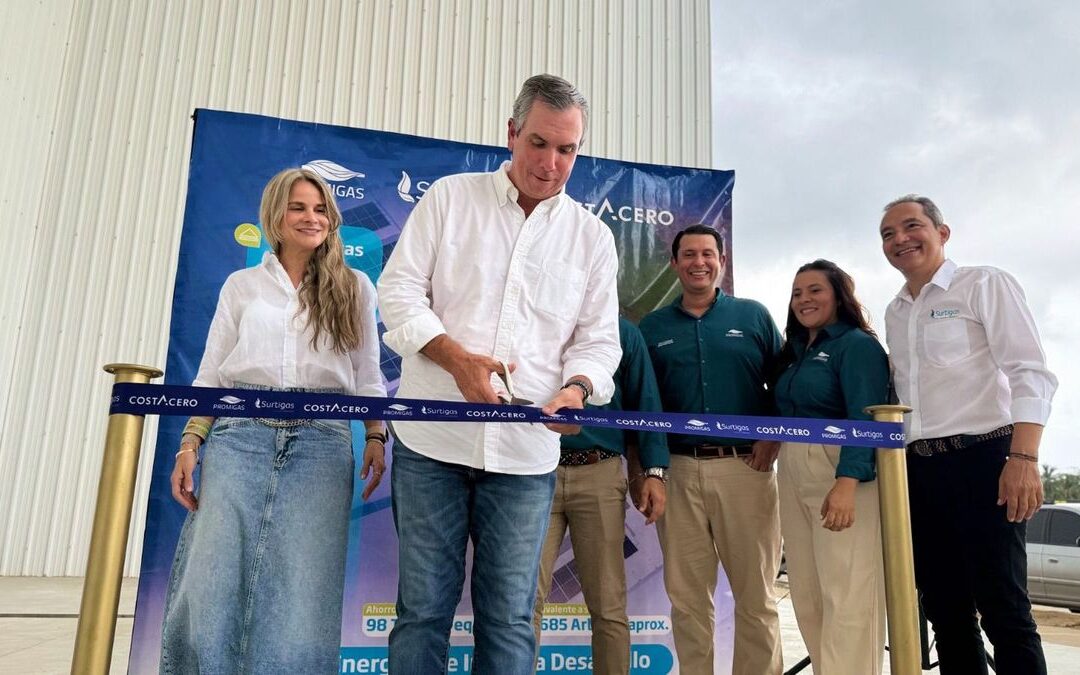 Promigas y Surtigas entregan en Barranquilla el proyecto fotovoltaico de CostAcero: 98 toneladas menos de CO2 al año