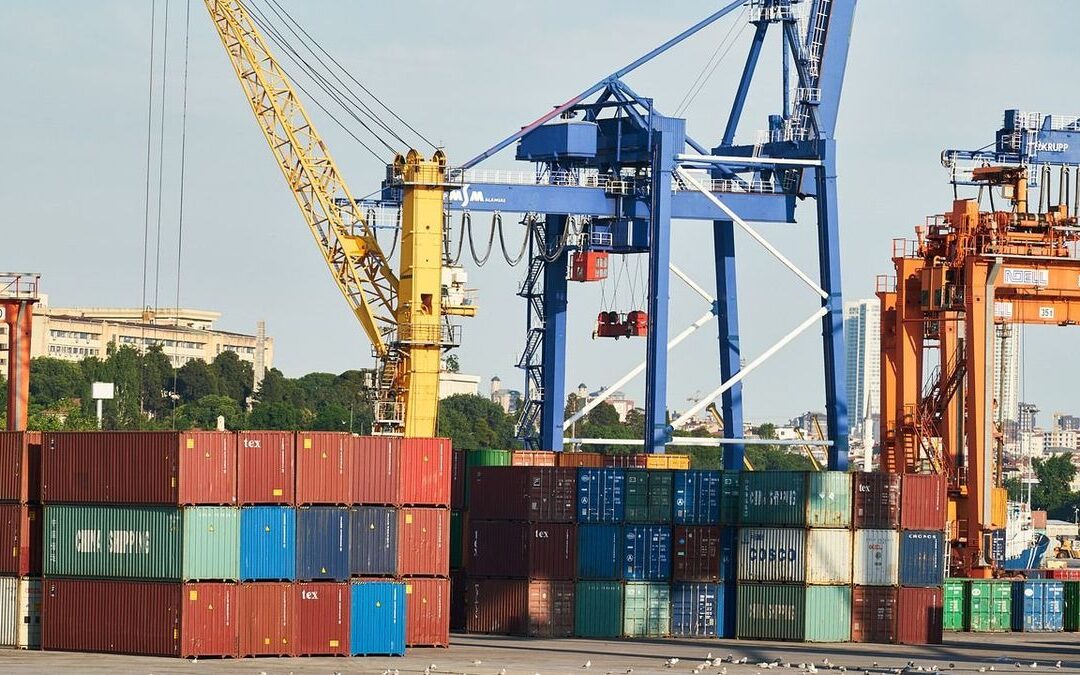 Petróleo impulsó exportaciones de Colombia en abril, mientras agro y manufacturas registraron caídas