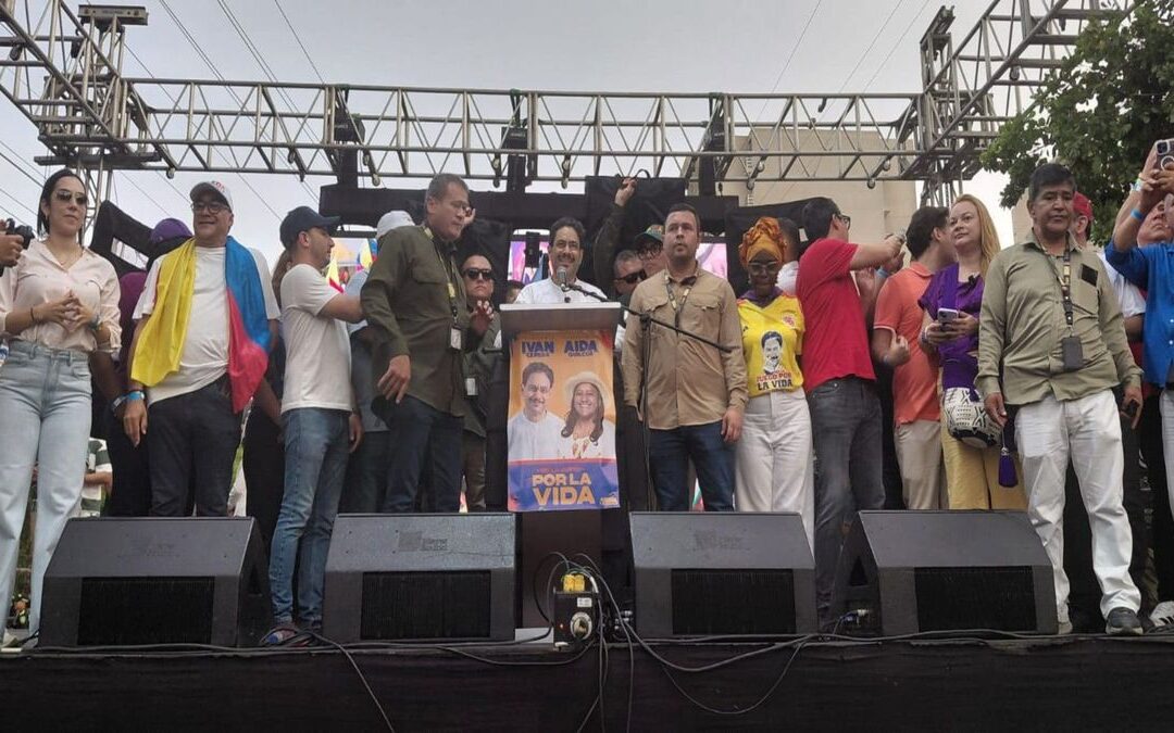Durante cierre de campaña en Soledad, Atlántico, Cepeda llamó a no ceder “al miedo y al odio”