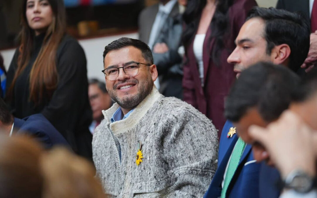 El diseño exclusivo que lució Jaime Raúl Salamanca en la posesión para su segundo periodo de congresista #Tolditos7Días