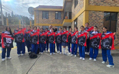Jóvenes deportistas de Cuítiva recibieron uniformes