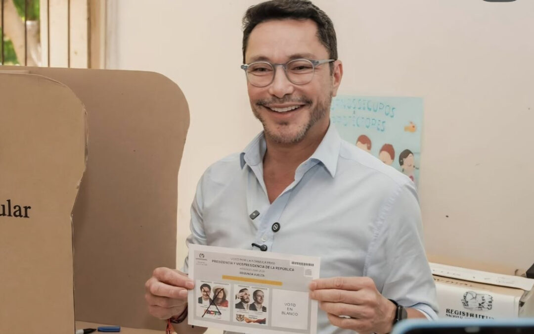 Condenan a excandidato presidencial colombiano a nueve años de cárcel por corrupción