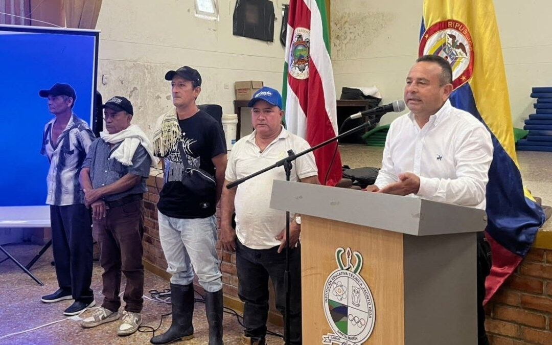 Alcalde de Santa María posesionó a dignatarios de las juntas de acción comunal
