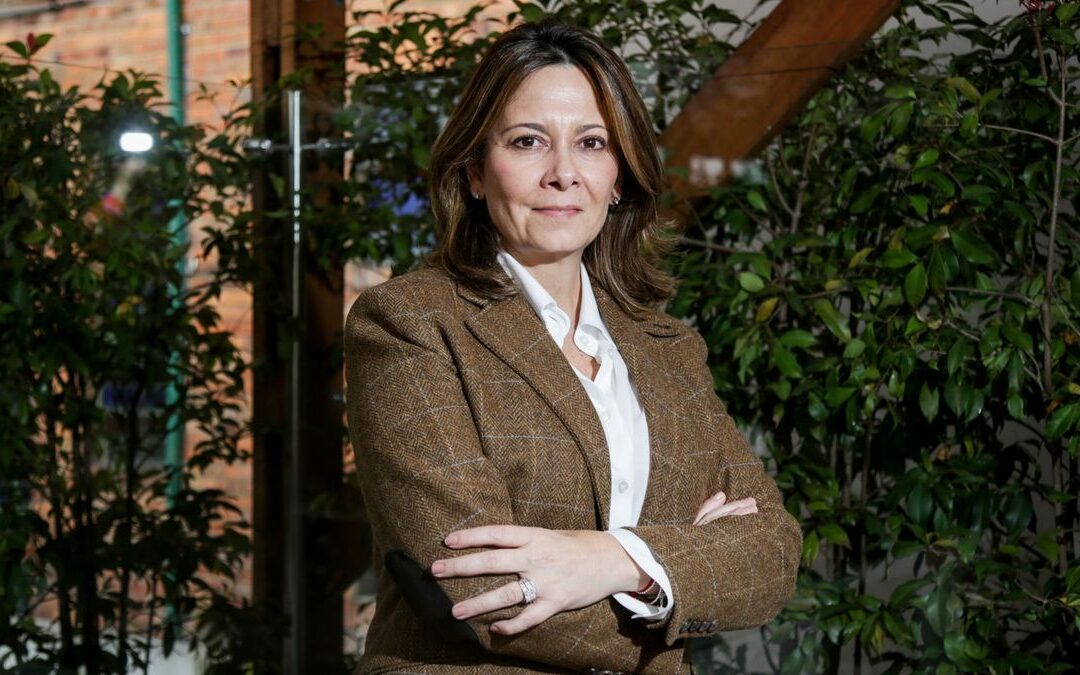 ¿Quién es Ana María Vesga, la mujer que suena con fuerza para llegar al Ministerio de Salud?