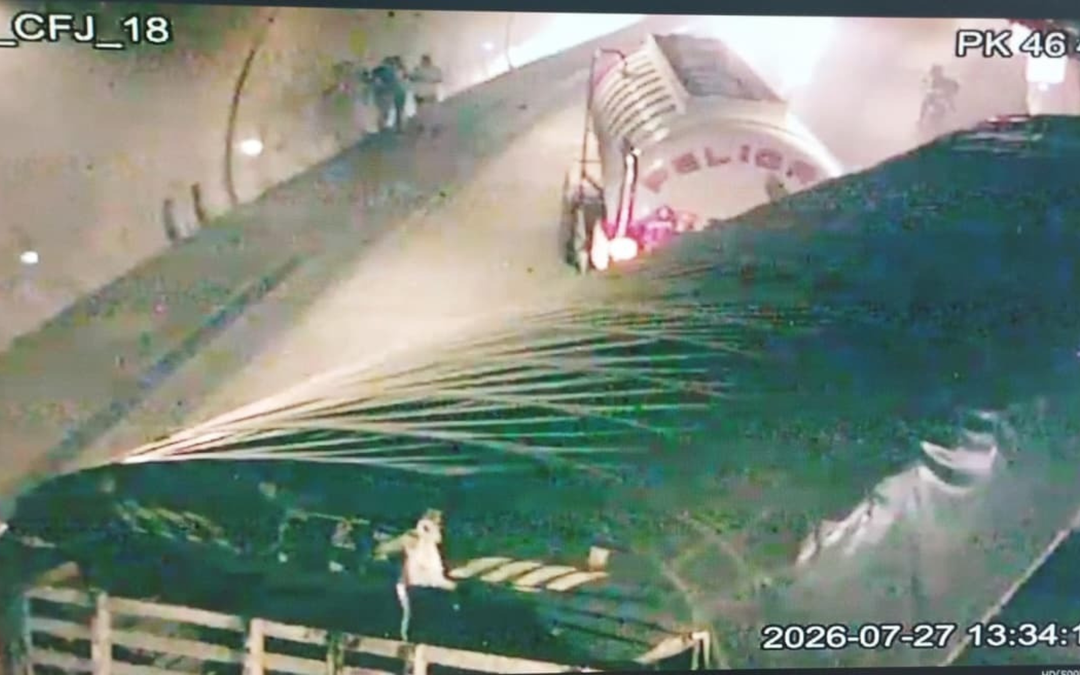 Cerrada la vía al Llano por accidente en el túnel Renacer ¿Qué se sabe de su apertura?
