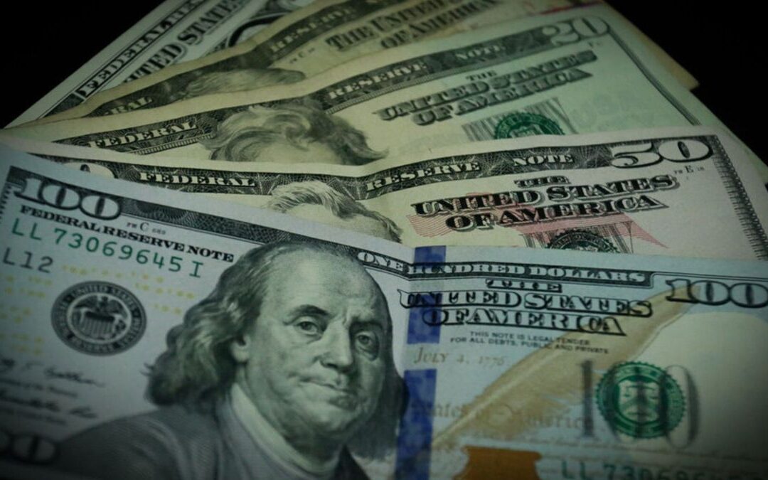 Precio del dólar en Colombia cae por segundo día y alcanza su nivel más bajo en seis años