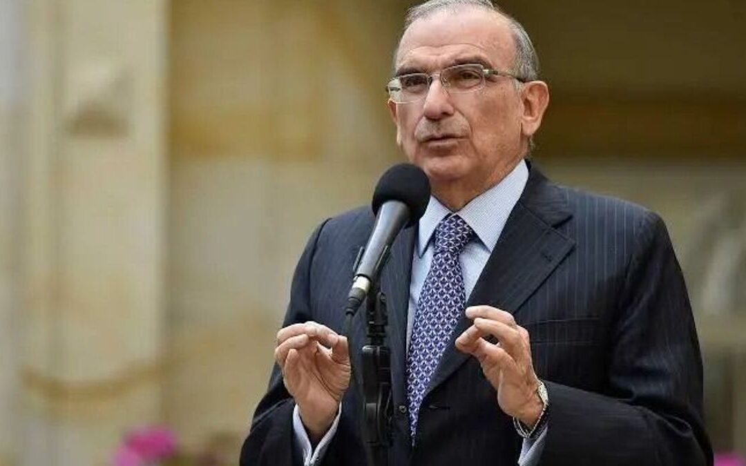 De la Calle pide prudencia a De la Espriella y advierte riesgo para las Fuerzas Militares por choque con Petro