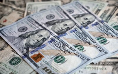 ¿Por qué está bajando el precio del dólar en Colombia?