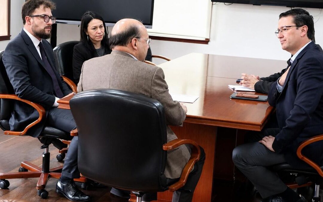 Gobierno y Fedecafé formalizan también la administración del Fondo de Estabilización de Precios del Café