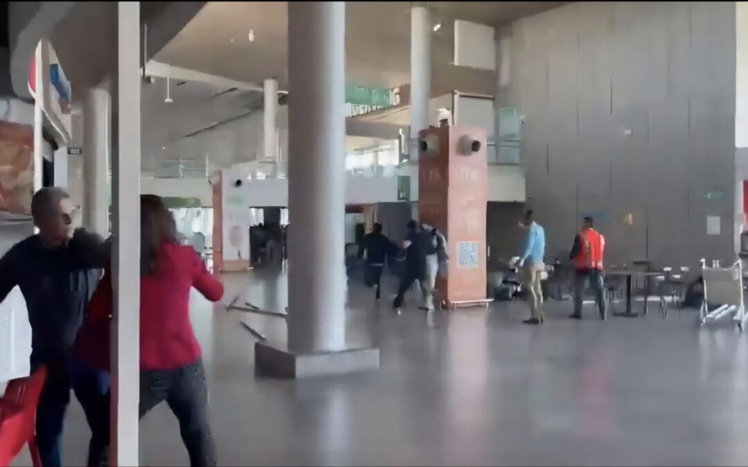 Al menos seis aeropuertos colombianos sufrieron daños por el terremoto de magnitud 7,4