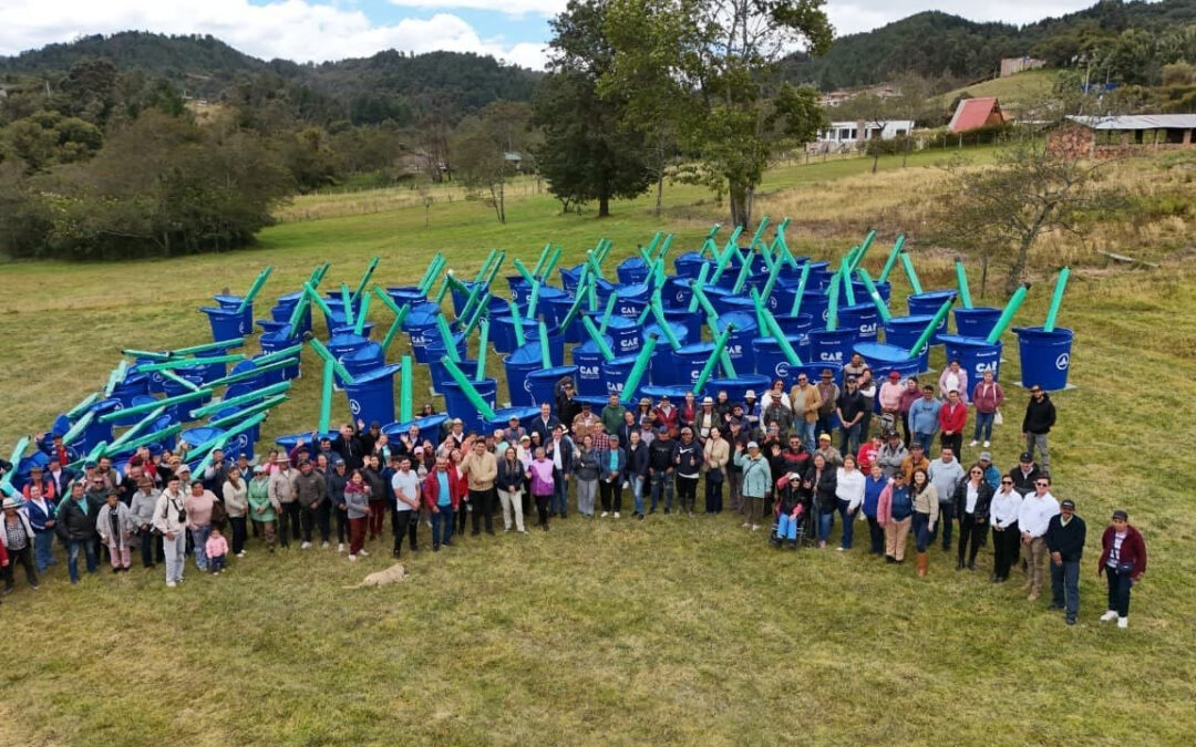 La CAR entregó 272 tanques para recolección de agua lluvia en tres municipios de Boyacá