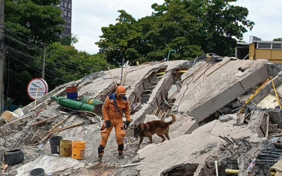 Voluntarios de la Defensa Civil de Duitama regresan a casa tras apoyar la búsqueda y rescate de víctimas del sismo en Cali