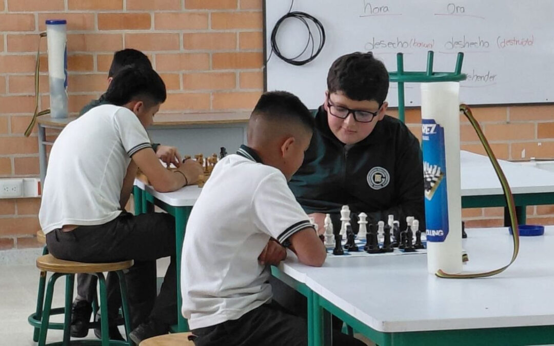 El caso exitoso de un colegio de Garagoa que restringió el uso de celulares en la jornada escolar
