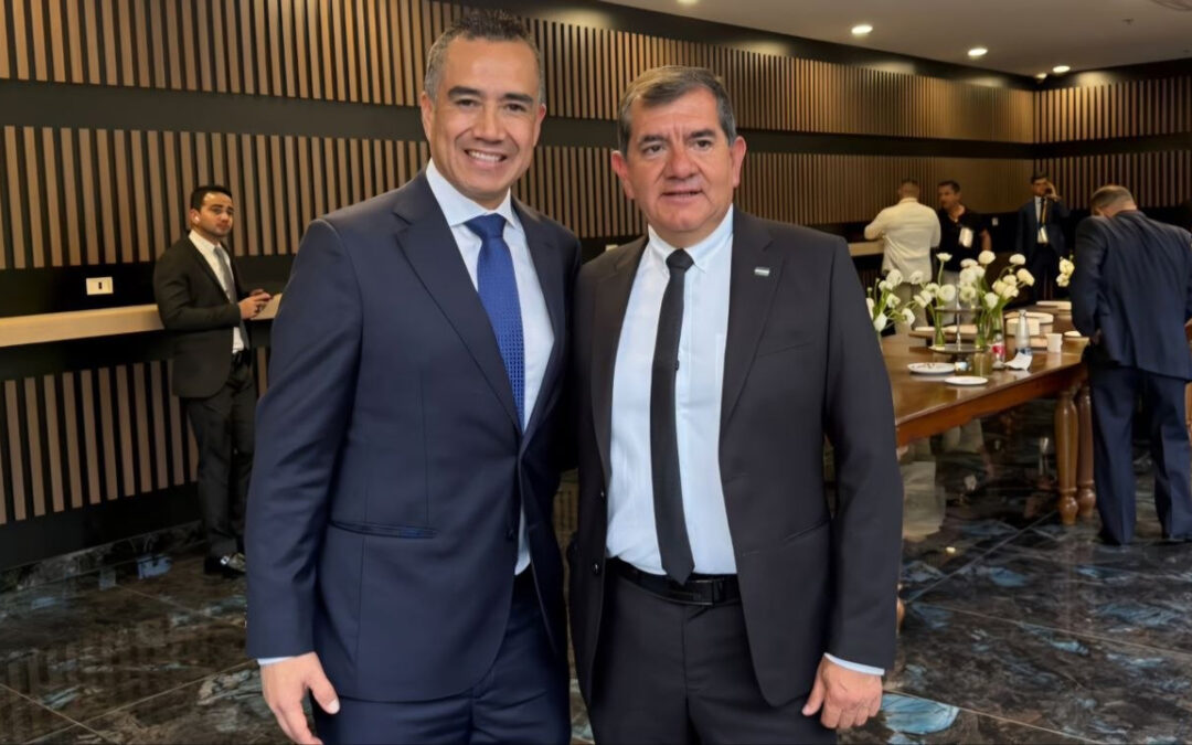 Encuentro de paisanos en Cali en la posesión del presidente Abelardo de la Espriella #Tolditos7Días