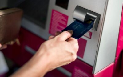 Bancos deberán devolver dinero retirado en cajeros: estos son los casos en que aplica la medida